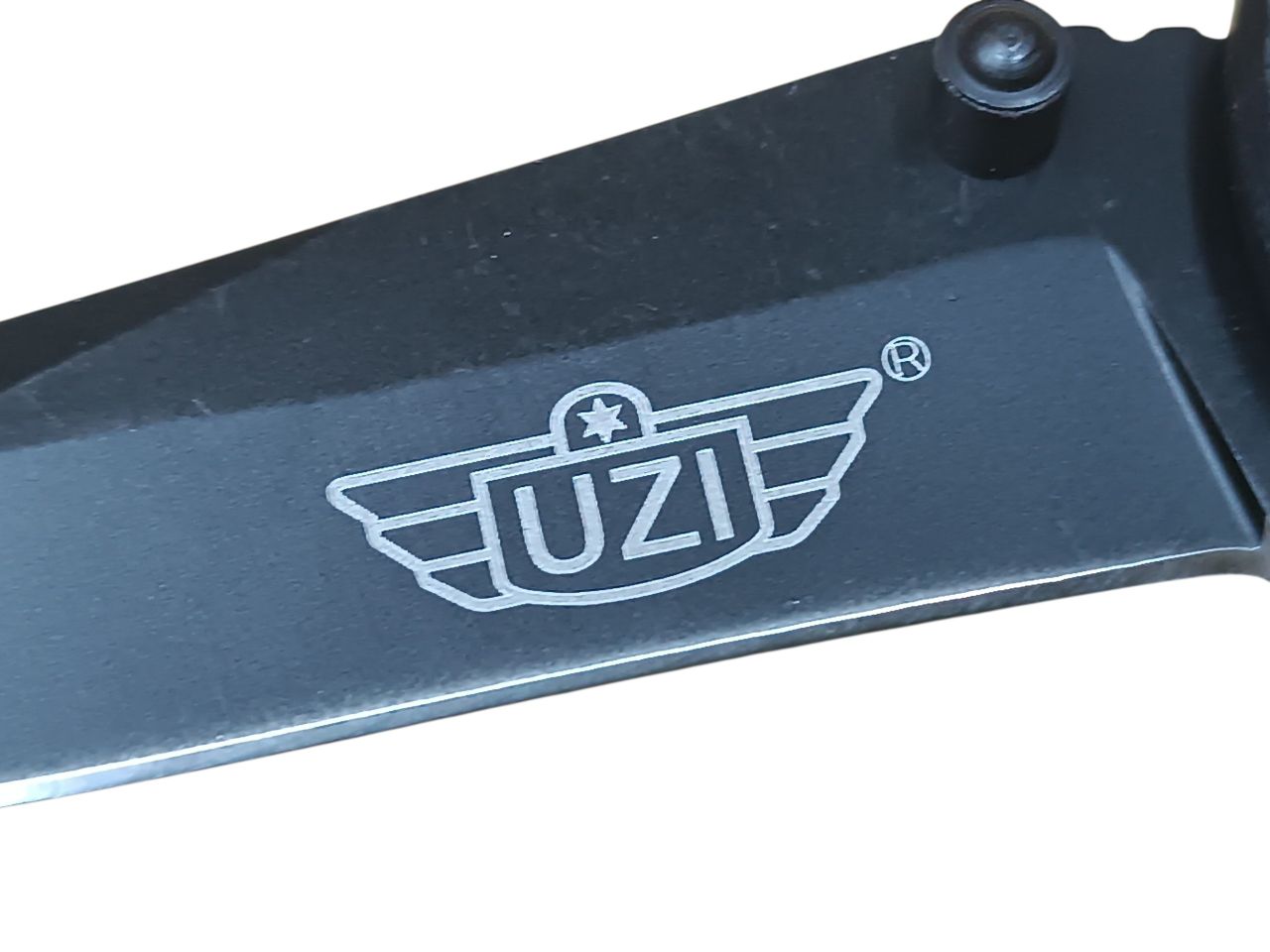 UZI Responder I taktikai zsebkés (UZK‑FDR‑004 / 135309) – 8,2 cm 440-es penge UZI Responder I taktikai zsebkés (UZK‑FDR‑004 / 135309) – 8,2 cm 440-es penge