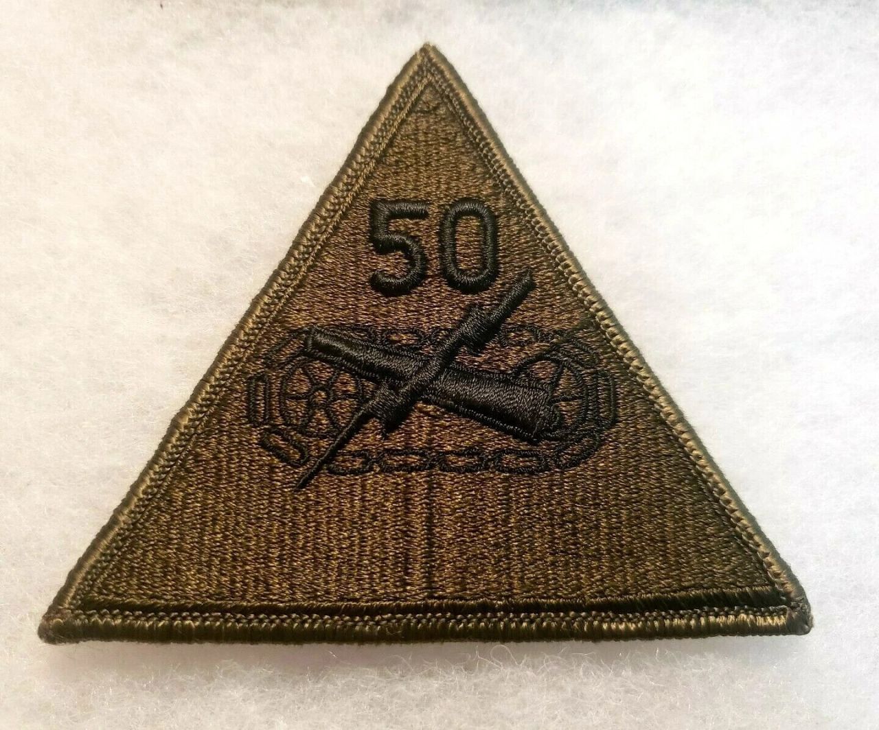 US National Guard – 50th Armored Division vállfelvarró (eredeti USA, olív-fekete, 8,5×10 cm)