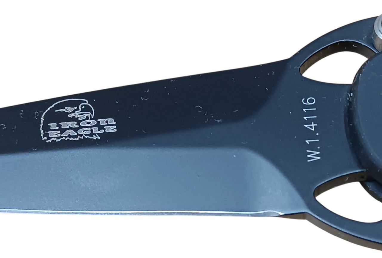 Iron Eagle – egykezes zsebkés, 9 cm 1.4116 acél penge, fekete alumínium nyél Iron Eagle – egykezes zsebkés, 9 cm 1.4116 acél penge, fekete alumínium nyél