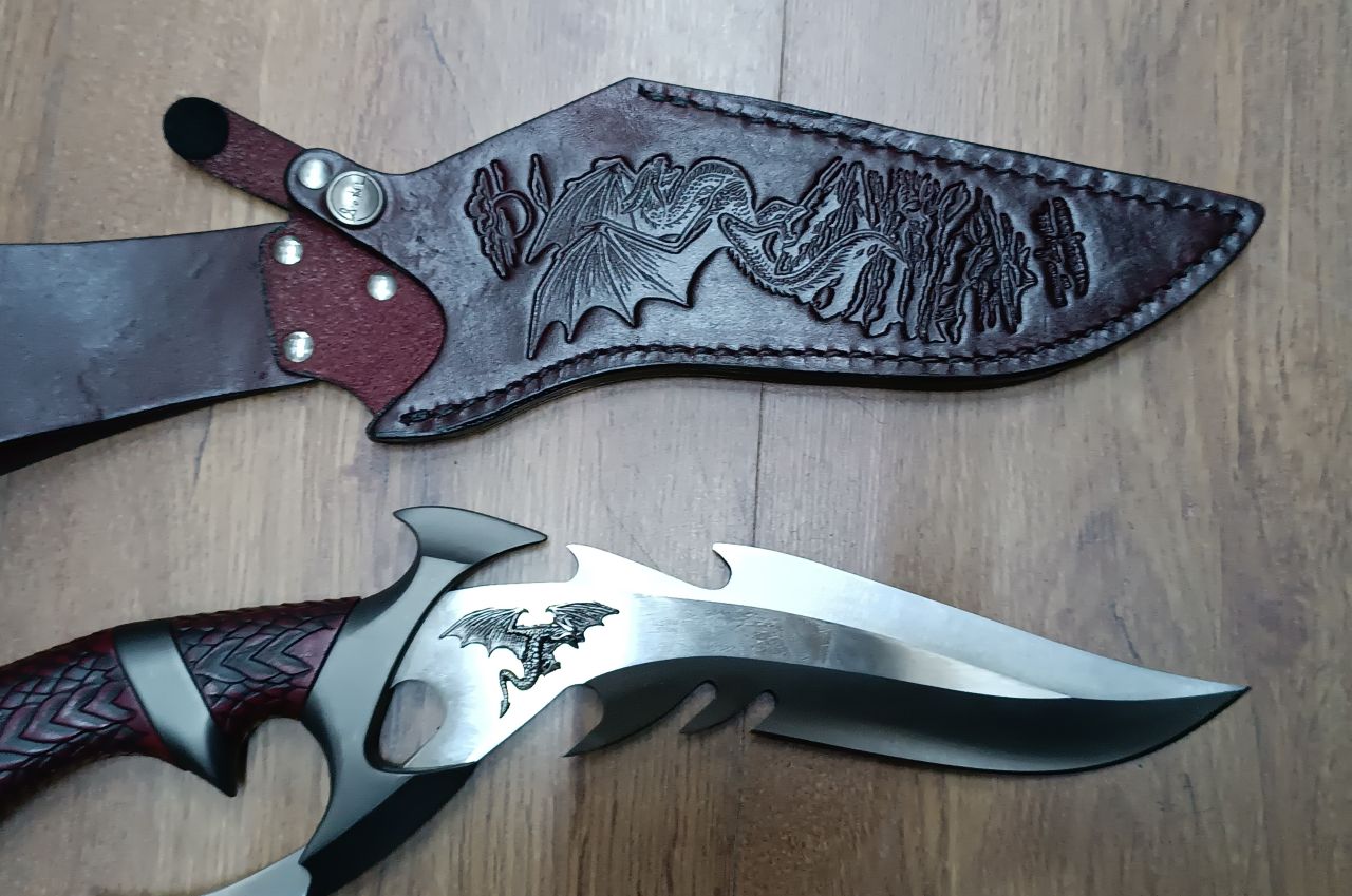 UC898 United Cutlery Dragon Lord 'sárkányúr' tőr