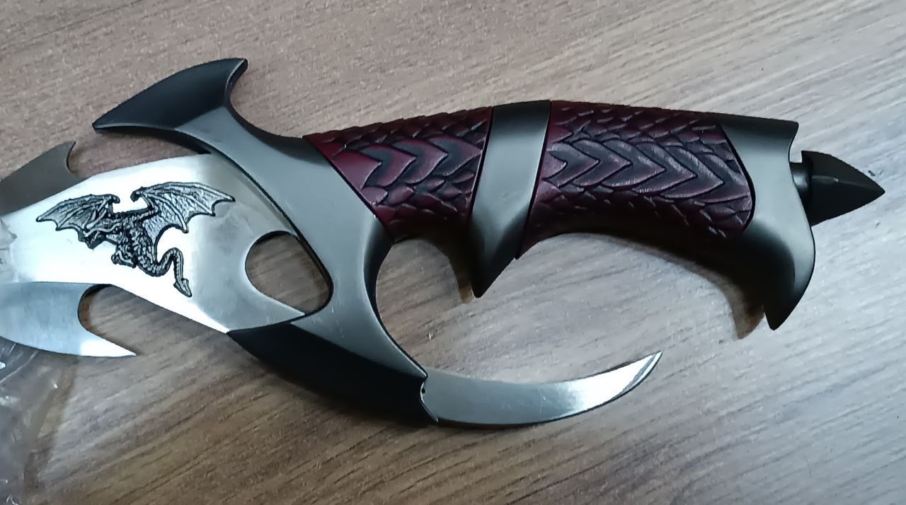 UC898 United Cutlery Dragon Lord 'sárkányúr' tőr