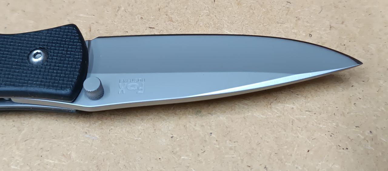 Egykezes félautomata kés