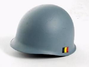 Belga "Helmet, Steel, M1" rohamsisak, világoskék