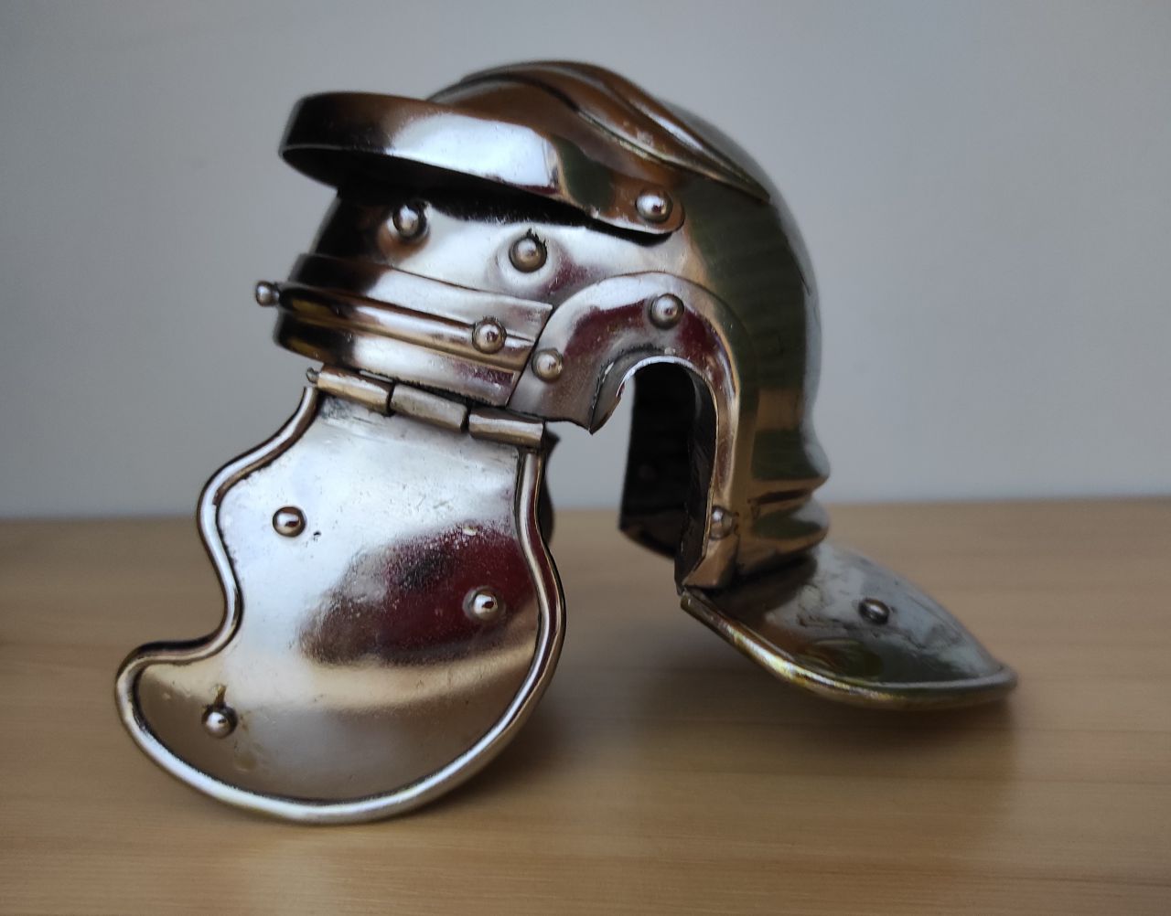 Miniatűr vintage sisak 'római katonai sisak'