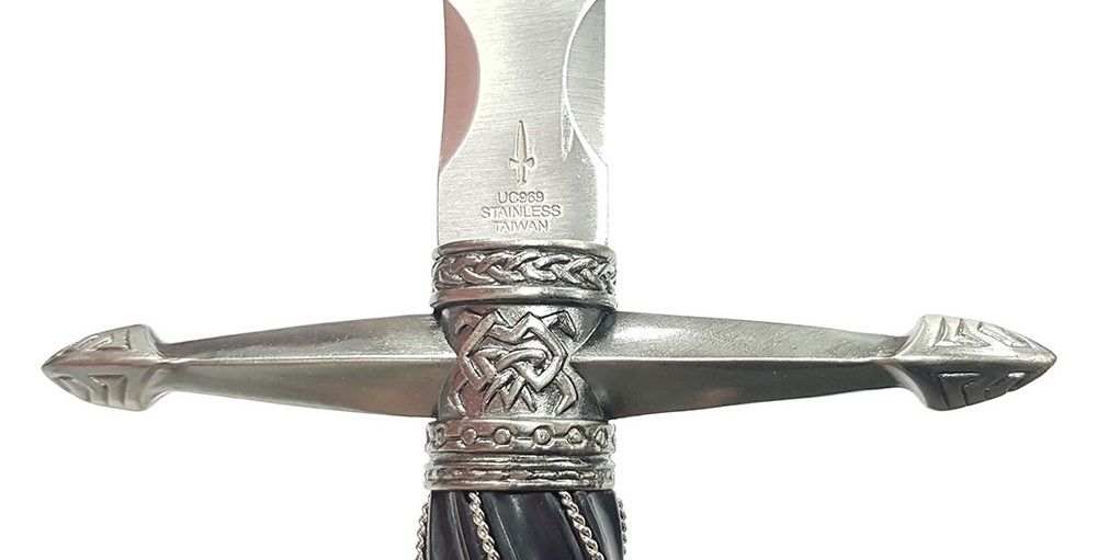 UC969 Kerekasztal tőr 