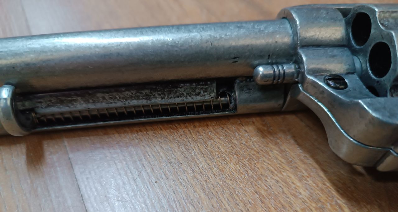 Ónbevonatú .45 kaliberű 1873 Buntline Revolver Ónbevonatú .45 kaliberű 1873 Buntline Revolver