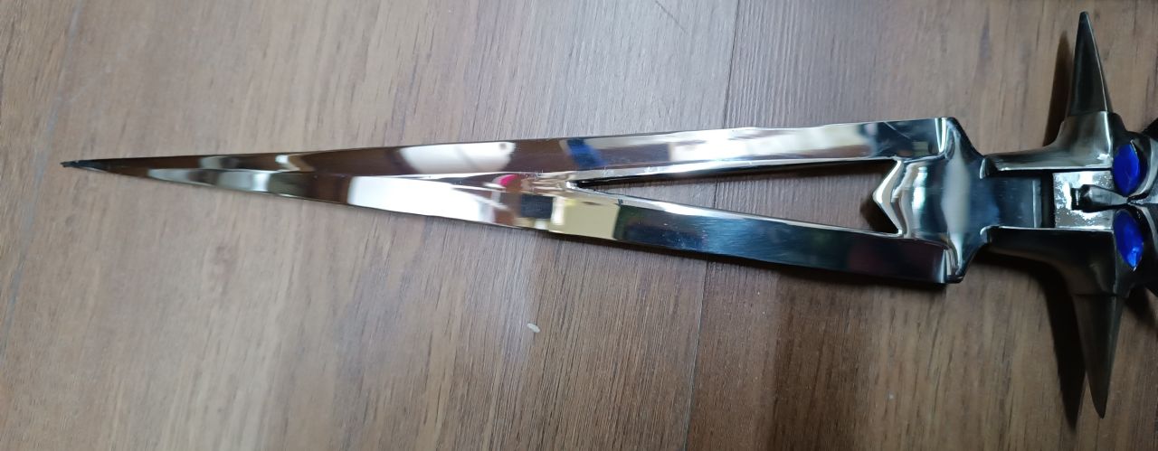 Baykok kardja 'az ördög tükre'