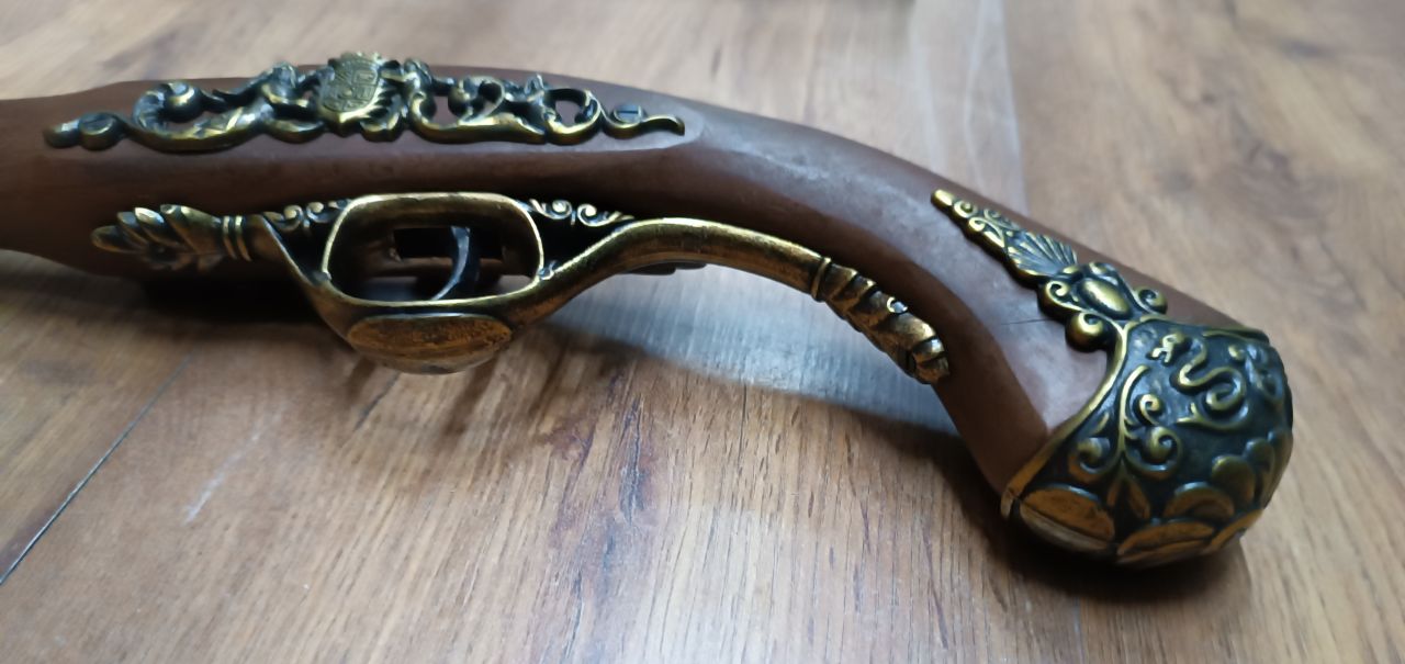 Kovaköves pisztoly replika Kovaköves pisztoly replika