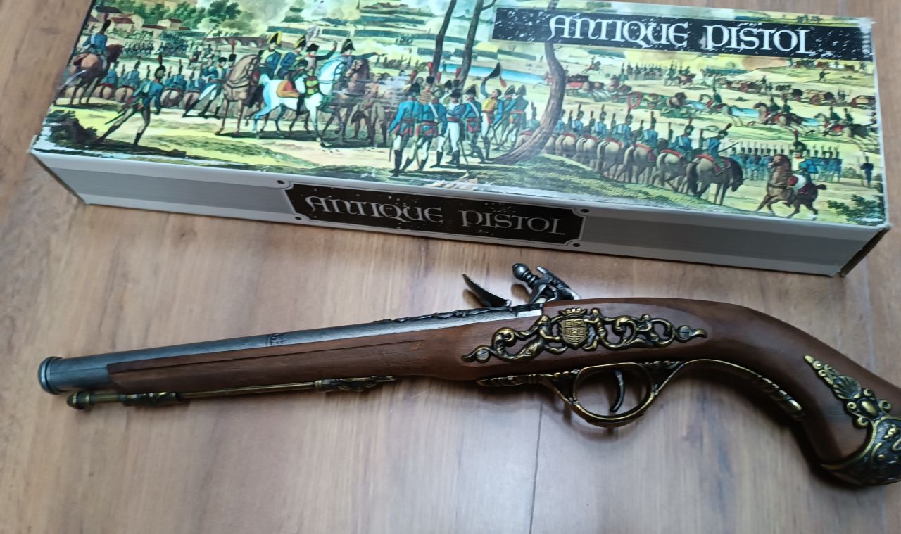 Kovaköves pisztoly replika Kovaköves pisztoly replika