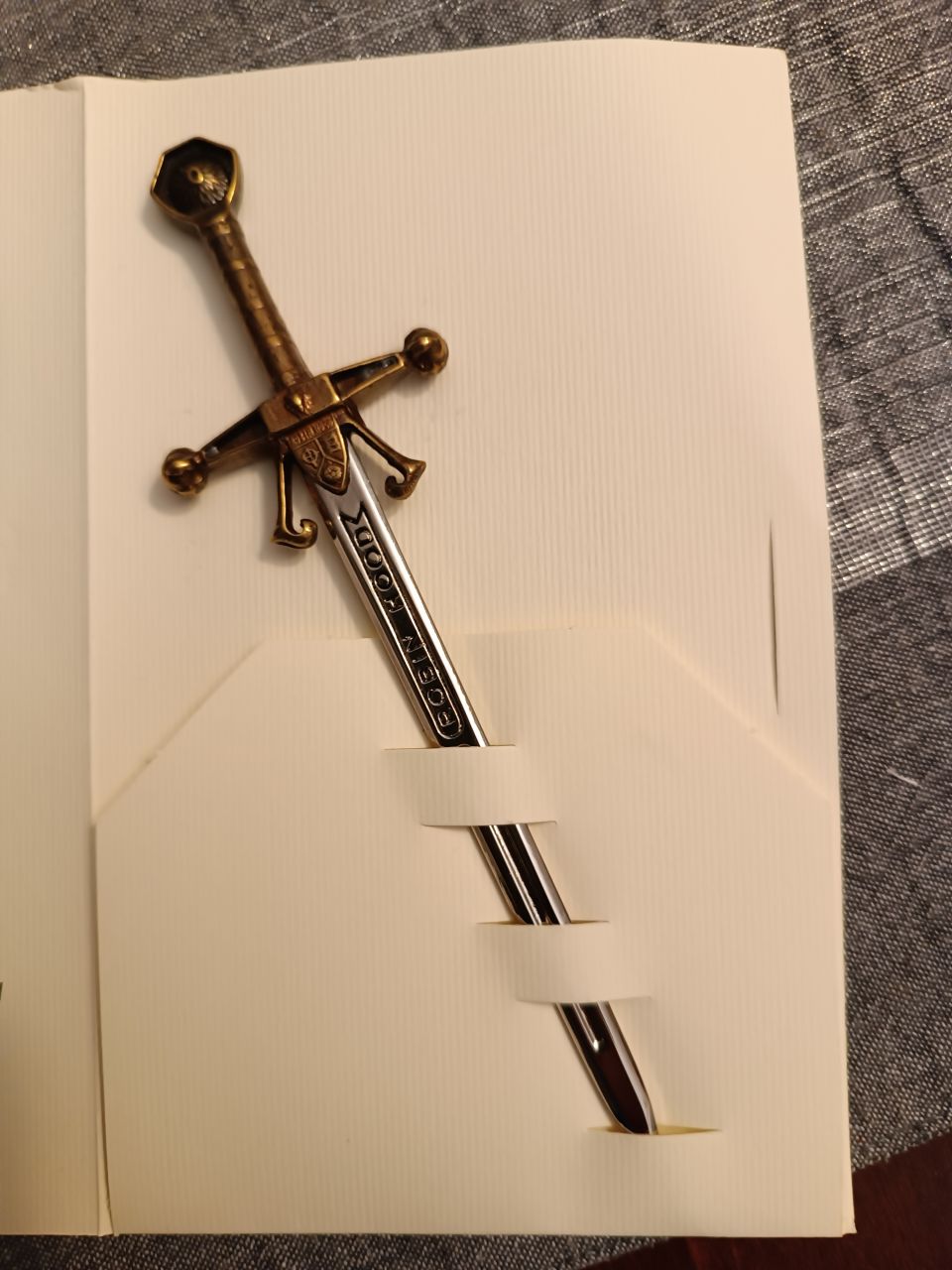 Papír vágó mini díszkard 'ROBIN HOOD'