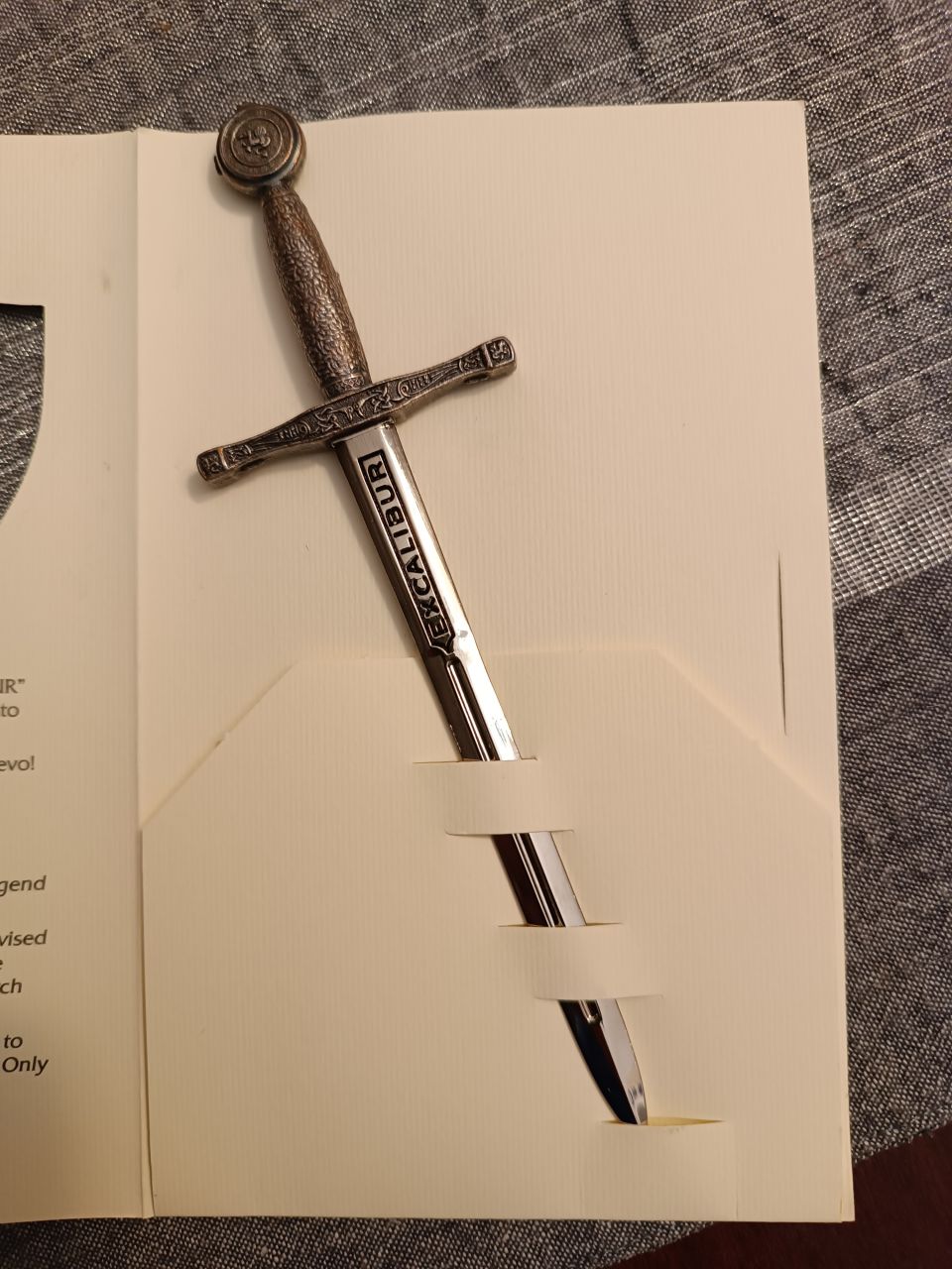 Papír vágó mini díszkard 'EXCALIBUR' Papír vágó mini díszkard 'EXCALIBUR'