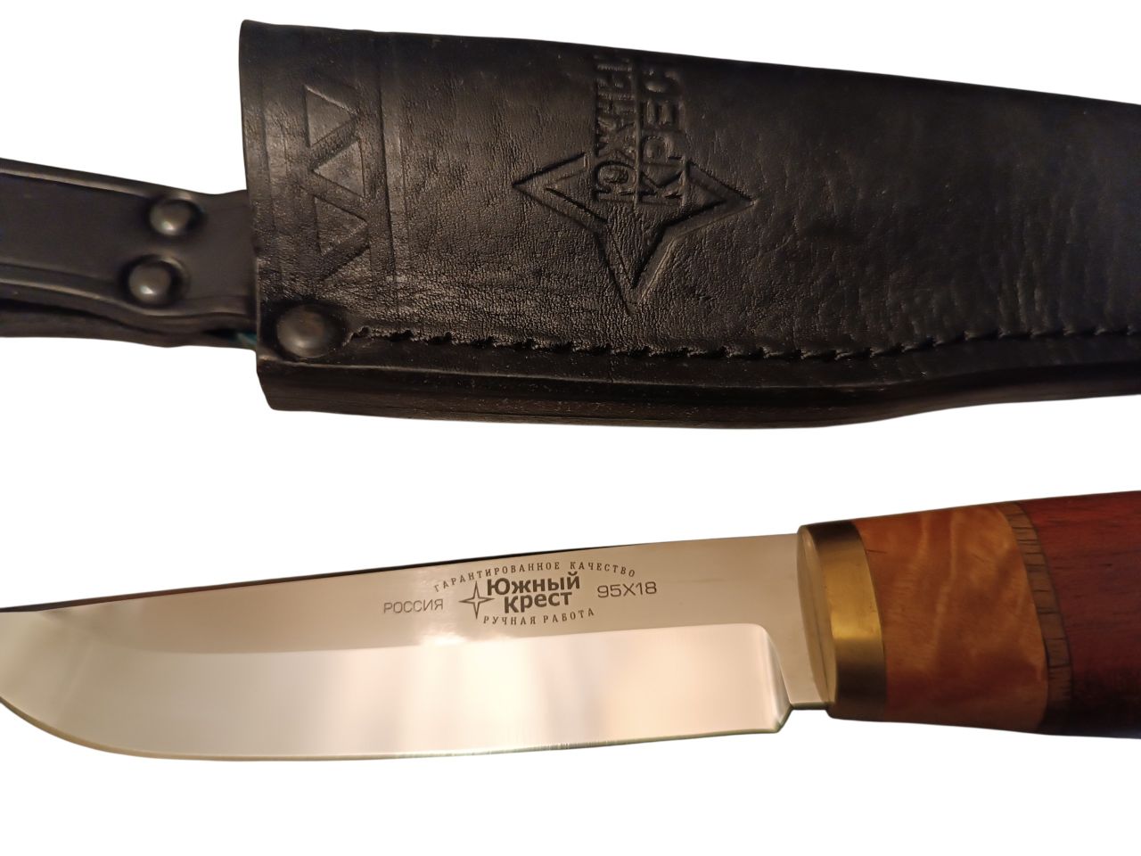 Southern Cross Dual Wood Hunter – kézzel készült vadászkés, 95X18 acél, dió–zebrano markolat
