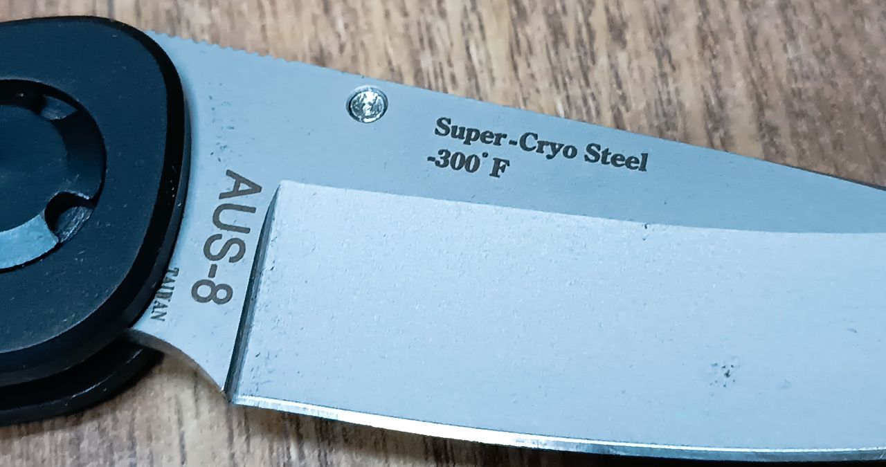 Gigand Titan – Fred Carter design gyűjtői zsebkés, cryo‑kezelt AUS‑8 pengével