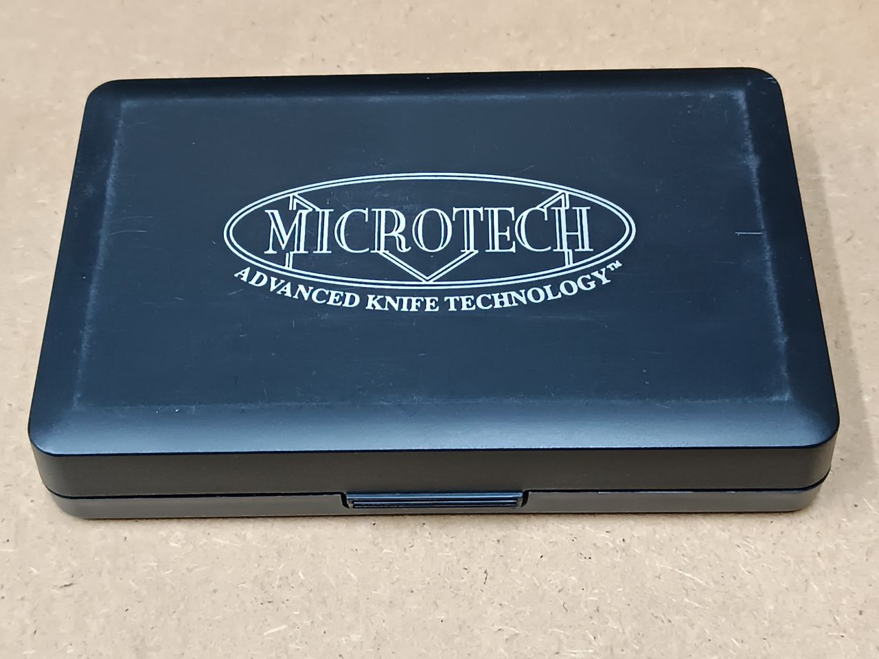 Microtech SOCOM M/A – 3/99 gyűjtői folder, részben fogazott pengével