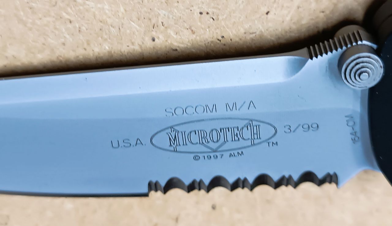 Microtech SOCOM M/A – 3/99 gyűjtői folder, részben fogazott pengével