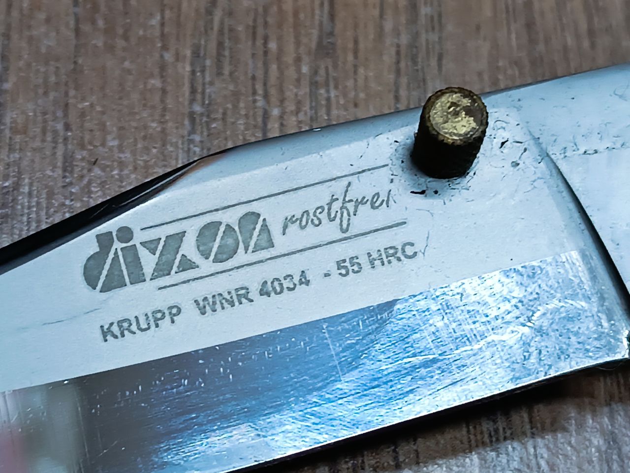 Dixon egykezes zsebkés – 75 mm Krupp 1.4034 acél pengével