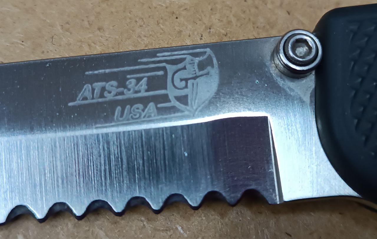 GT Knives Police Automatic GT104 ATS-34 Automata Zsebkés USA Gyári Dobozzal GT Knives Police Automatic GT104 ATS-34 Automata Zsebkés USA Gyári Dobozzal